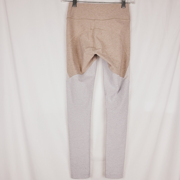 Outdoor Voices 7/8 Springs Leggings Ivory Tan Oatmeal Women's Size XS Yoga - Picture 5 of 12